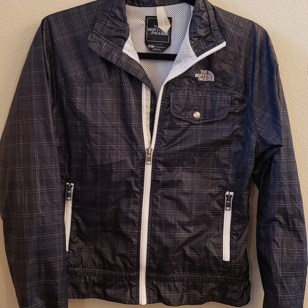 The North Face Women's Black Plaid Windbreaker
